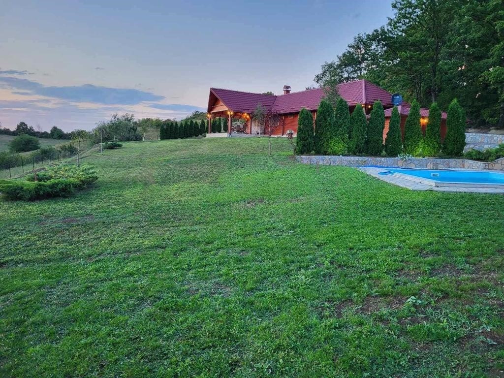 VELIKE PČELICE, KRAGUJEVAC, 3014893