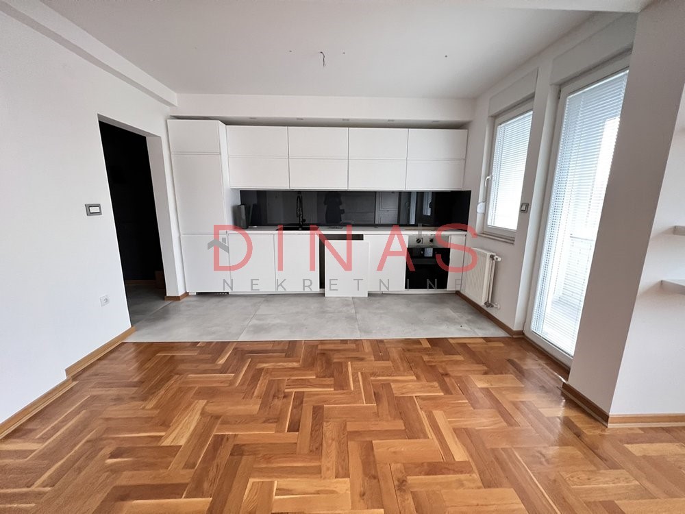 SALAJKA, NOVI SAD, 9116643